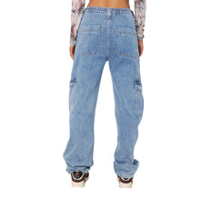 Load image into Gallery viewer, Ryan Straight Jeans with Pockets
